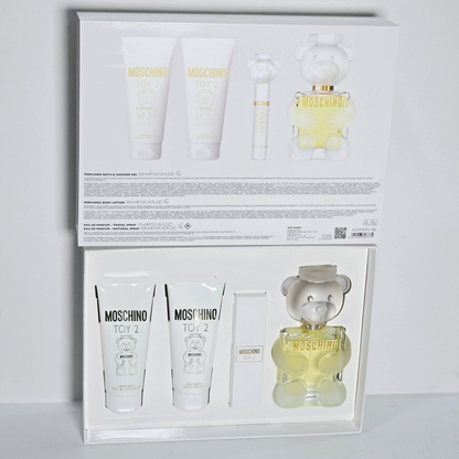 Moschino Toy 2 Set de Regalo 4 Pcs 100 ml + 100 ml + 100 ml + 10 ml