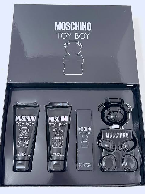 Moschino Toy Boy Set de Regalo 100 ml + 100 ml + 100 ml + 10 ml